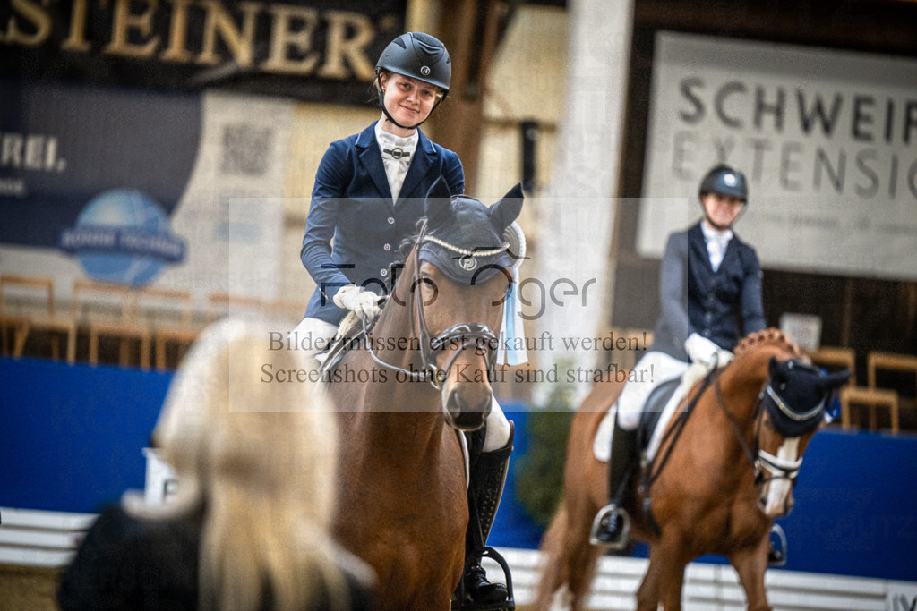 DOS_0029 | Entdecke hochwertige Reitturnierfotos von Foto Oger. Professionell, emotional und authentisch – jetzt Lieblingsmomente im Shop bestellen.Deutschlandweite Turnierfotografie. - Realisiert mit Pictrs.com