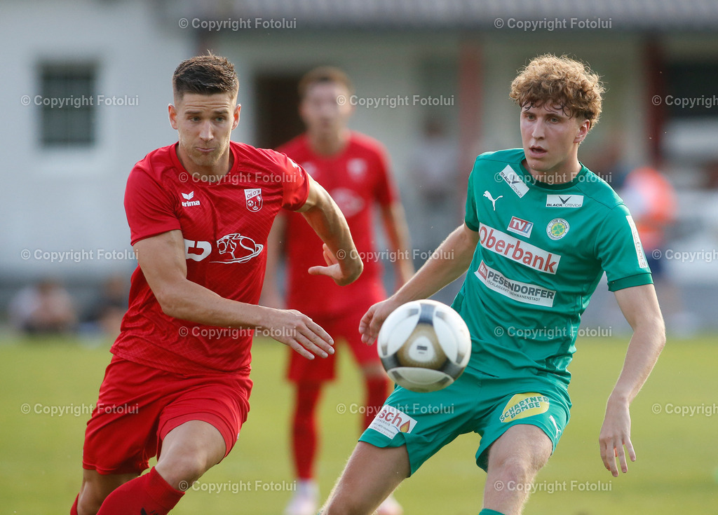 A_LUI_170824_0011 | SPORT FUSSBALL REGIONALLIGA MITTE  ASKOE OEDT -UVB VOECKLAMARKT  17.08.2024  IM BILD: ARNE AMMERER  (OEDT) UND MARIUS BRANDMAYR (VOECKLAMARKT)) FOTO:  FOTOLUI
