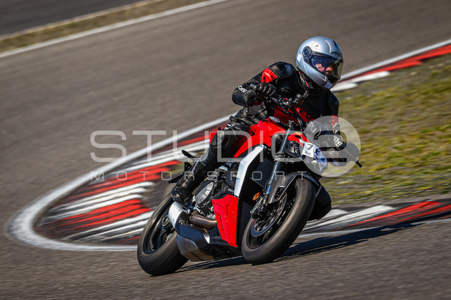 0762-260526NBR-028_762 | Deine Full-Service-Agentur für ✔️Videoproduktionen und ✔️Motorsportfotografie Jetzt Angebot anfragen!