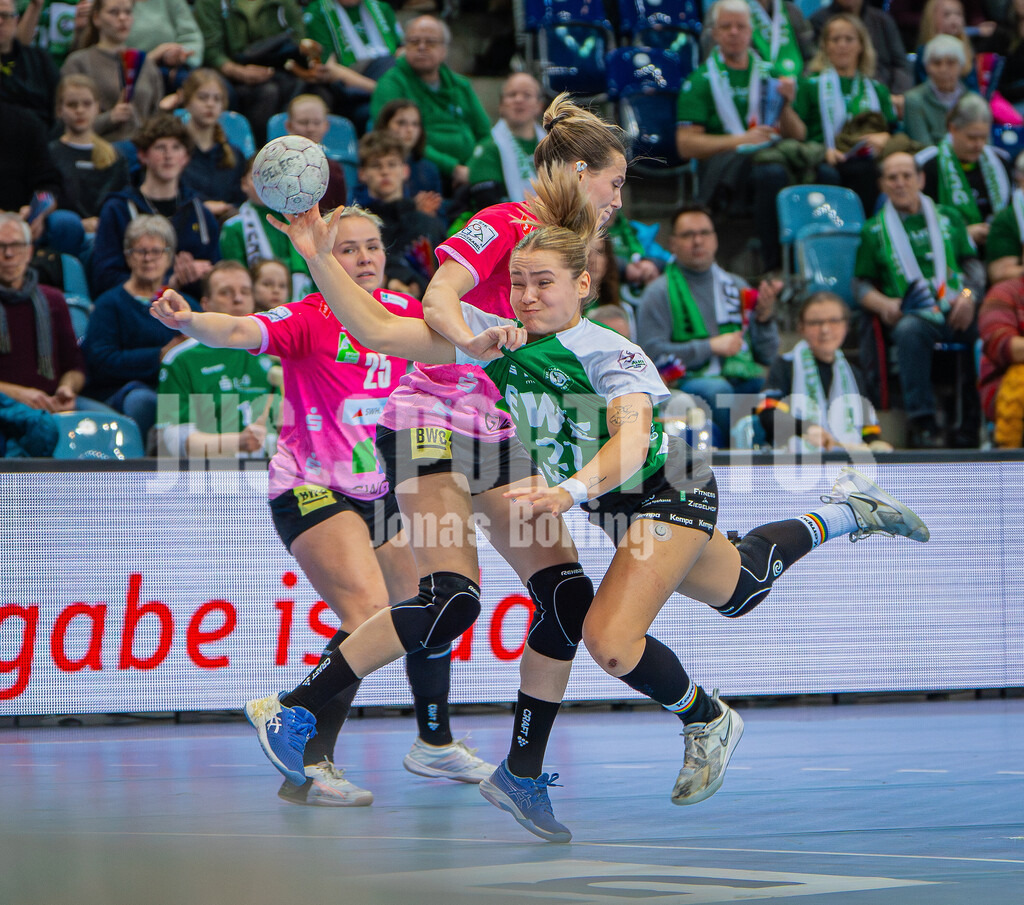 Handball I Frauen I Saison 2025-2026 I 1. HBF I 15. Spieltag I VFL Oldenburg - SV Union Halle-Neustadt 0021 | Joanna Granicka (21, VfL Oldenburg) - Realisiert mit Pictrs.com