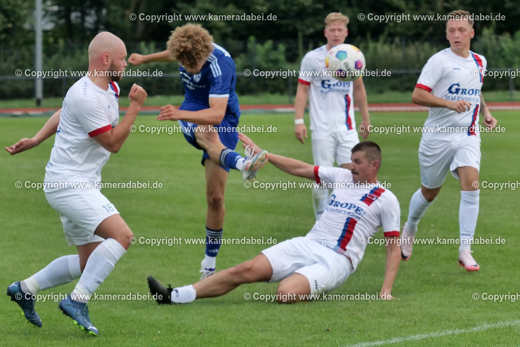 Fußball : Testspiel : SuS 09 Dinslaken - Schalke 04 U 19 am 25.07.2024 | Foto : Jochen Emde / www.kameradabei.de - Realisiert mit Pictrs.com