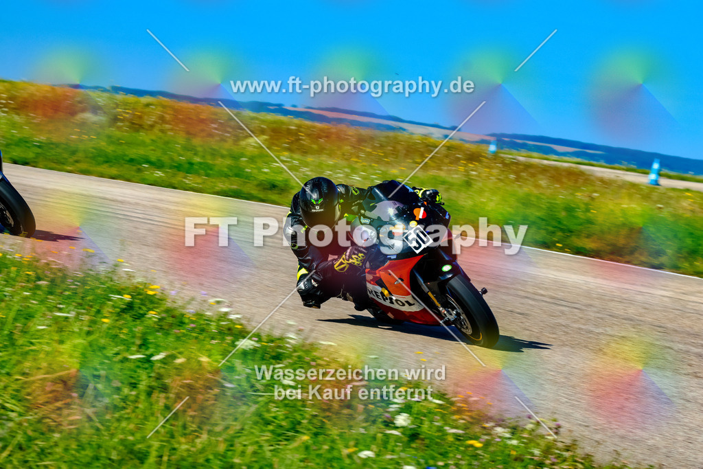 050-2220 | Hier findet Ihr Bilder von Touristenfahrten auf der Nürburgring Nordschleife oder von anderen Veranstaltungen die ich besucht habe. Viel Spass beim Durch Schauen 