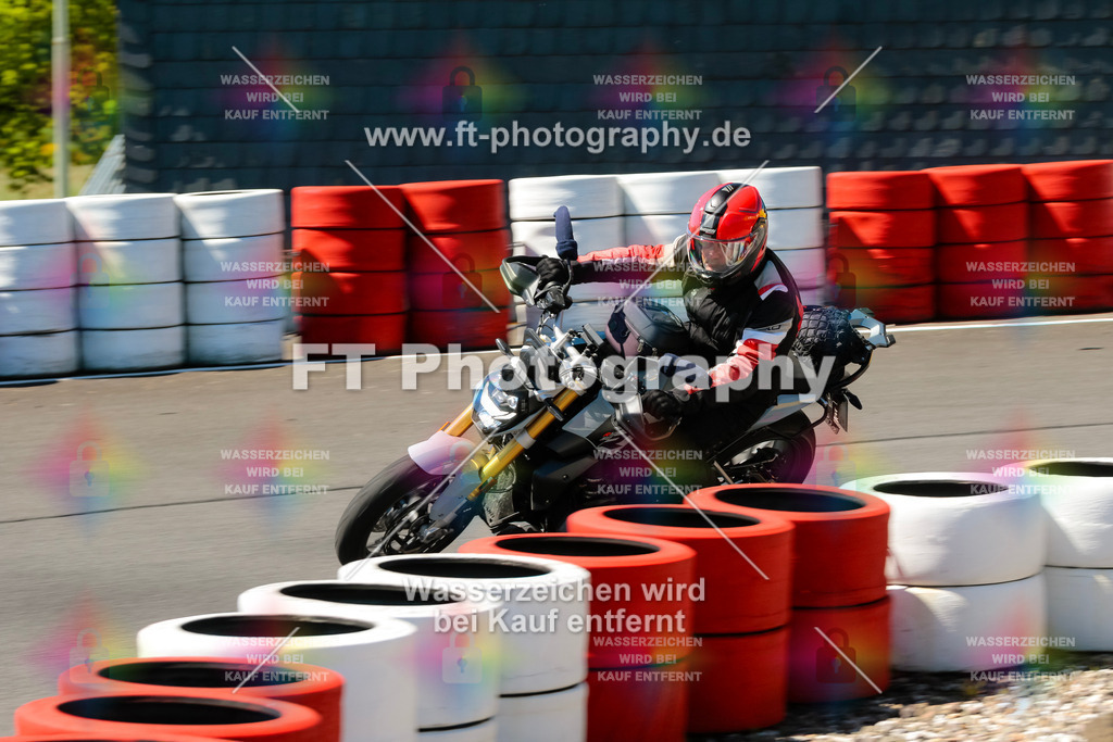 Moto-TeamOBK-22288 | Hier findet Ihr Bilder von Touristenfahrten auf der Nürburgring Nordschleife oder von anderen Veranstaltungen die ich besucht habe. Viel Spass beim Durch Schauen 