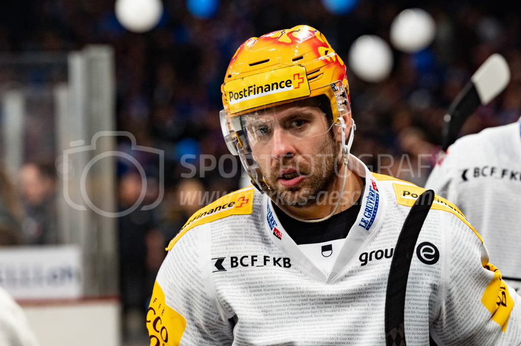 Swiss National League: Semifinals Game 4: ZSC Lions - Fribourg-Gotteron | 14.04.2022, Zürich, Hallenstadion, Swiss National League: Semifinals Game 4: ZSC Lions - Fribourg-Gotteron, Topscorer Christopher DiDomenico (Fribourg) beim Betreten des Eisfelds kurz vor dem Spiel. - Realisiert mit Pictrs.com