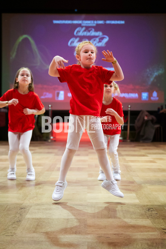 EM Showdance | Ettlingen - 20.12.2025: EM Showdance in Ettlingen (Schlossgartenhalle), Germany. Photo by: BobNL design &amp; photography - Realisiert mit Pictrs.com