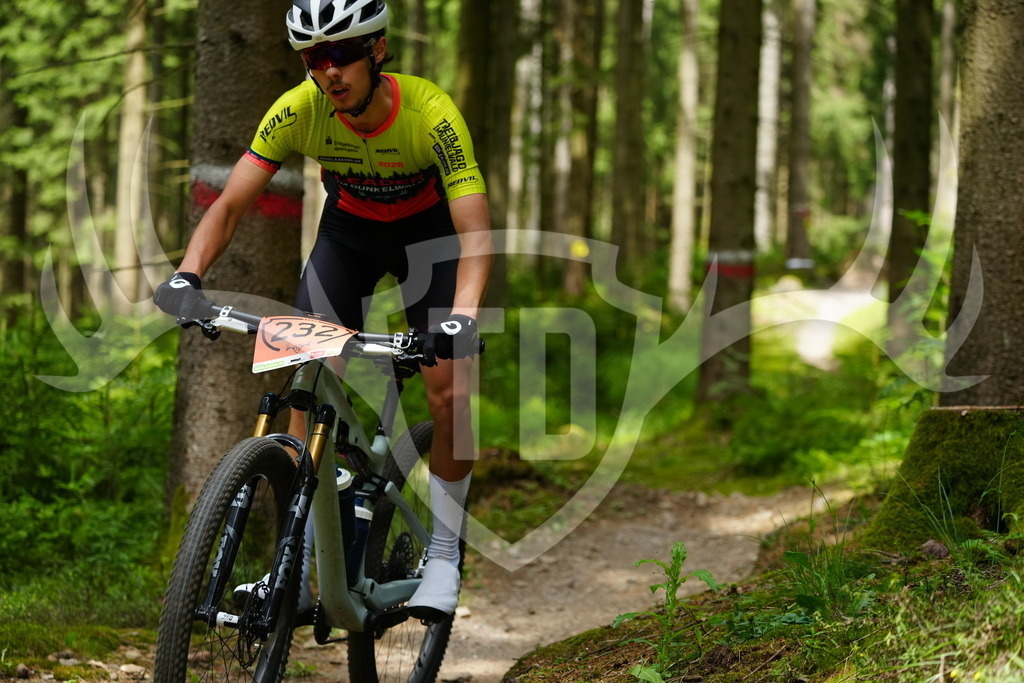 FC100257 | Fotogalerie der Treibjagd im Dunkelwald - Dein MTB Etappenrennen im Erzgebirge - Realisiert mit Pictrs.com
