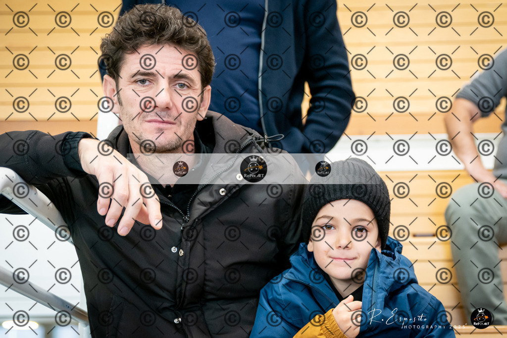 20251122_FCR-Hallenturnier-E_007-39 | Sport und Naturfotografie von Roberto Esposito zeigt echte Momente Bewegung und die Schönheit der Natur. Ausdrucksstarke Bilder schaffen Emotionen.