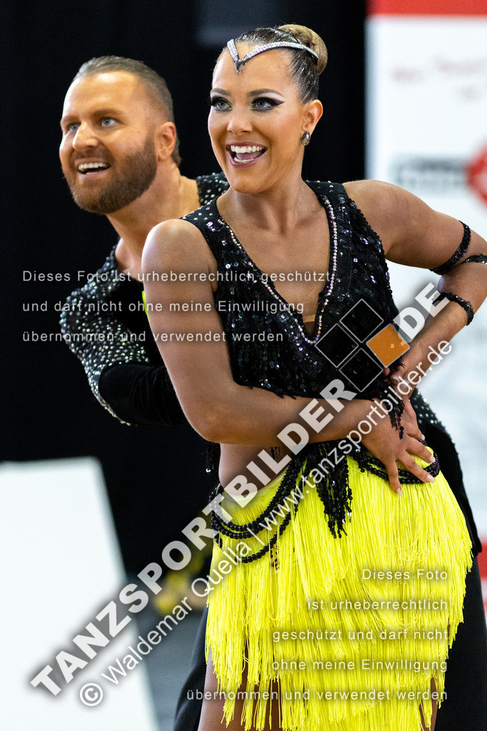 20230423-01948 | Hier finden Sie Tanz Bilder vom Latein und Standard Formationen tanzen. Sportbilder vom Tanzsport. Schöne Fotos und von Weltmeisterschaft, Europameisterschaft, Bundesliga, Regionalliga, Oberliga und Landesliga sowie von GOC Stuttgart, DanceComp, WM Bremen