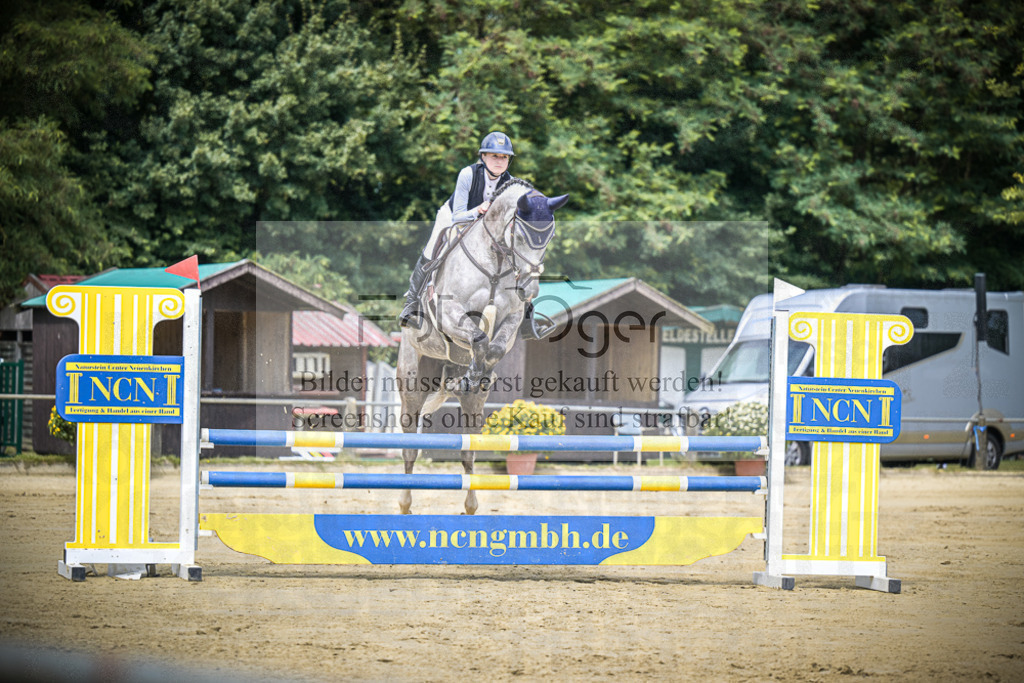 DOS_5771 | Entdecke hochwertige Reitturnierfotos von Foto Oger. Professionell, emotional und authentisch – jetzt Lieblingsmomente im Shop bestellen.Deutschlandweite Turnierfotografie. - Realisiert mit Pictrs.com