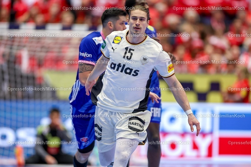 EHF28012602202 | 28.01.2026, Handball, Men's EHF EURO 2026, Deutschland - Frankreich, Jyske Bank Boxen in Herning, Dänemark, Main Round:  Juri Knorr (Germany #15) jubelnd 