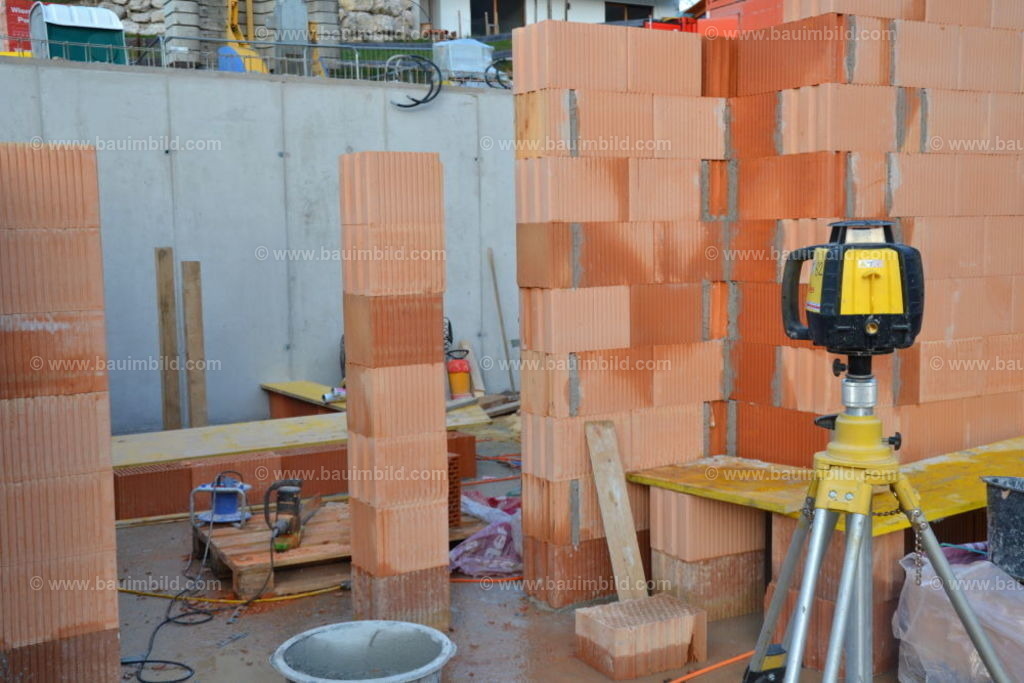 bib-lg07-mauerarbeiten-0158 | Nach LV-Leistungsgruppen sortierte Detailfotos über den Bau eines Hauses. Alle Hausbau-Bilder direkt vom Urheber und Autor der Website Haus-Selber-Bauen.com