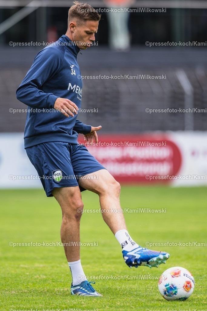 xkwi12072501019 | 12.07.2025, xkwix, Fußball, Testspiel, FC Gütersloh - VfL Osnabrück, Ohlendorf Stadion im Heidewald: Jannik Borgmann ( FC Gütersloh #34 )