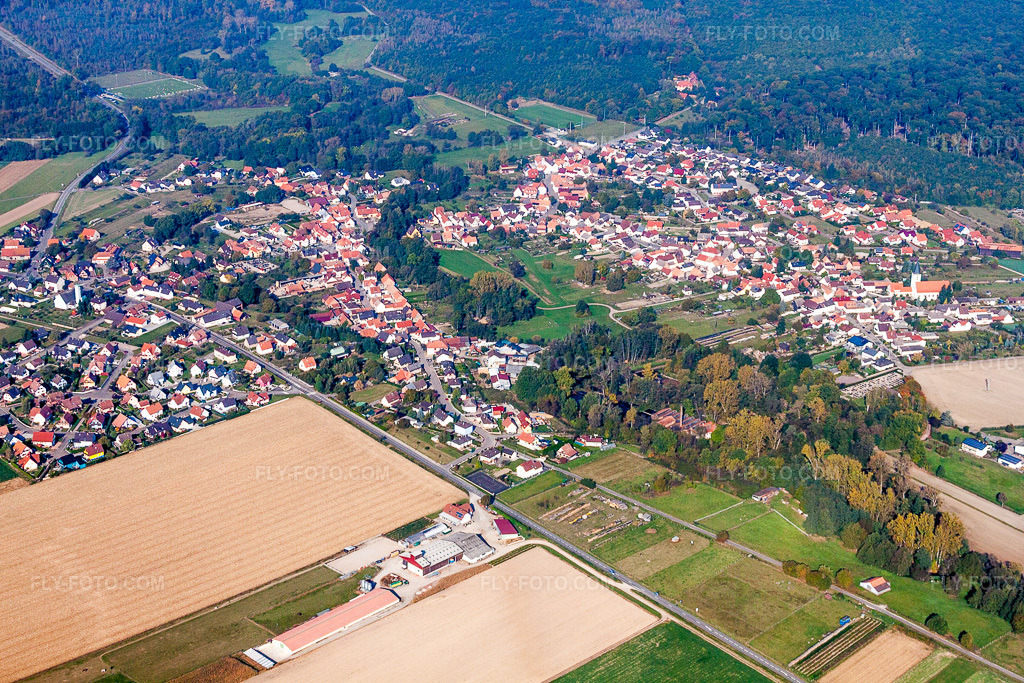 Aerial view: Agricultural fields and arable land in Scheibenhard in the state Bas-Rhin, France. – Photo: IMG_45920.jpg taken on 10/16/2011 by Werner Riehm/FLY-FOTO.com – Resolution of the original: 4752 x 3168 px
