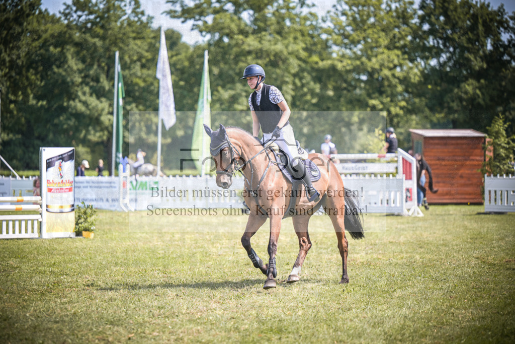 DOS_4319 | Entdecke hochwertige Reitturnierfotos von Foto Oger. Professionell, emotional und authentisch – jetzt Lieblingsmomente im Shop bestellen.Deutschlandweite Turnierfotografie. - Realisiert mit Pictrs.com