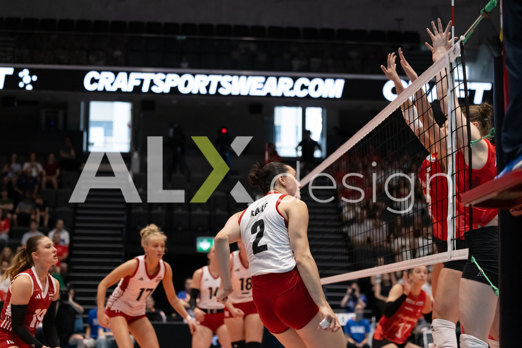 Austria v Switzerland - CEV European League Women | KRIENS, SWITZERLAND - JUNE 14: CARMEN RAAB of Austria attack / spike against FABIANA BRANCA and MERET AARDEN of Switzerland in double block during the CEV European League match between Austria and Switzerland at Pilatus Arena on June 14, 2026 in Kriens, Switzerland. - Realisiert mit Pictrs.com