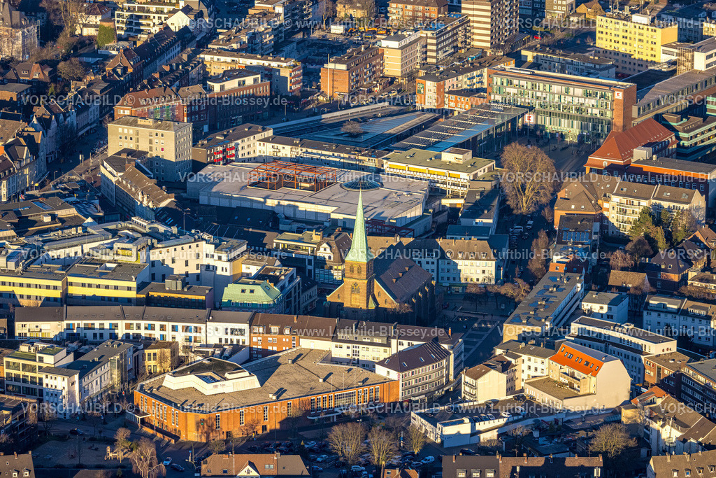 Bottrop230201965 | Luftbild, City mit kath. Kirche St. Cyriakus, Hansa-Center, Altstadt, Bottrop, Ruhrgebiet, Nordrhein-Westfalen, Deutschland