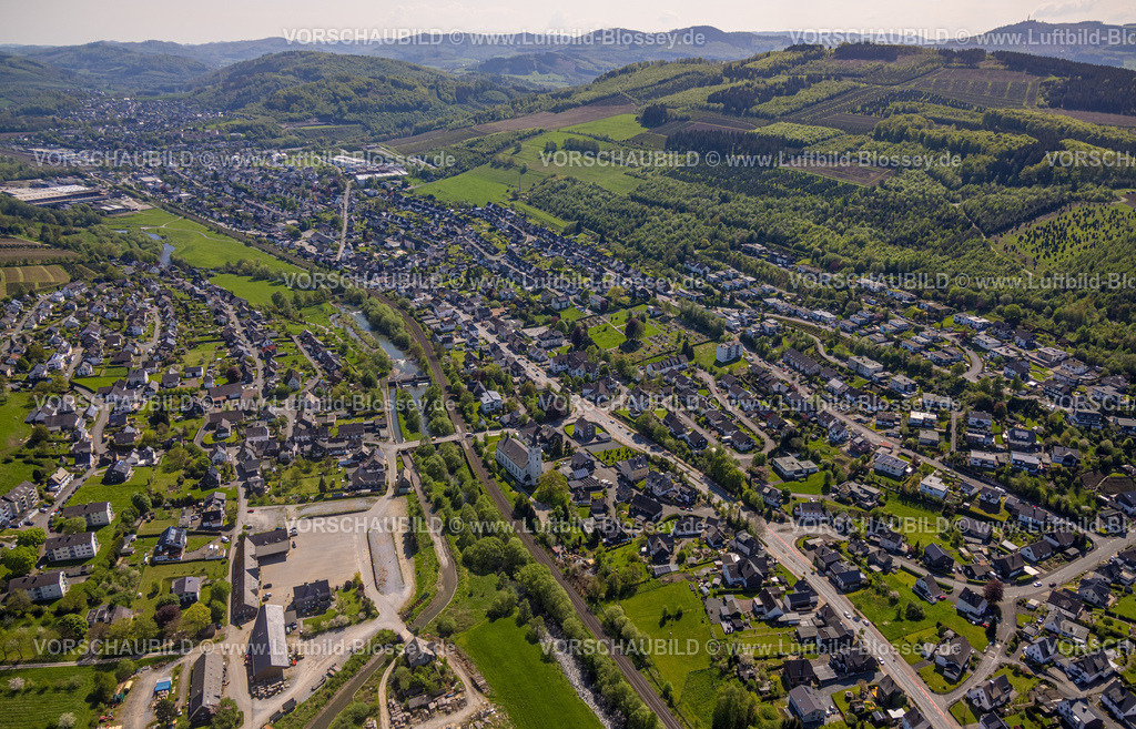Bestwig230501019 | Luftbild, Ortsansicht Velmede mit kath. Kirche St. Andreas, Velmede, Bestwig, Sauerland, Nordrhein-Westfalen, Deutschland
