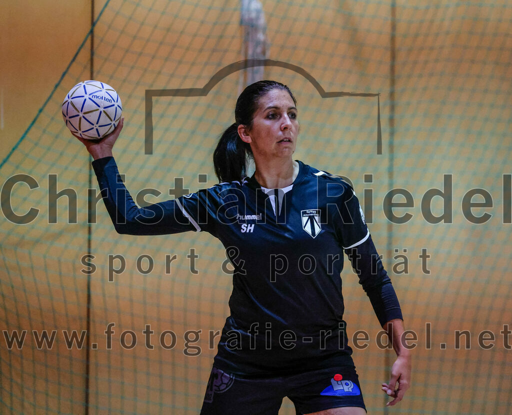 2023-11-11_004_SpVgg_Altenerding_gegen_TSV_Simbach_II | Erding, Deutschland, 11.11.2023:
Handball, Bezirksliga Frauen Altbayern 2023 / 2024, 5. Spieltag, SpVgg Altenerding II gegen TSV Simbach II, Endergebnis: 31:28

Sylvia Heider (SpVgg Altenerding, #8)

Foto: Christian Riedel / fotografie-riedel.net