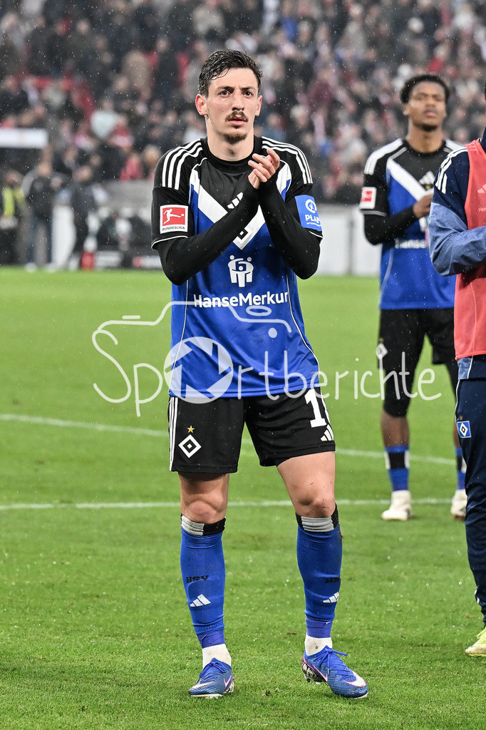 VfB Stuttgart - Hamburger SV | STUTTGART, GERMANY - 12. APRIL: the team from Hamburg thanks the Fans who travelling with them after the Bundesliga Match between VfB Stuttgart vs. Hamburger SV on Matchday 29 at MHP Arena / DFL REGULATIONS PROHIBIT ANY USE OF PHOTOGRAPHS AS IMAGE SEQUENCES AND/OR QUASI-VIDEO /Giorgi GOCHOLEISHVILI (Hamburger SV 16)
