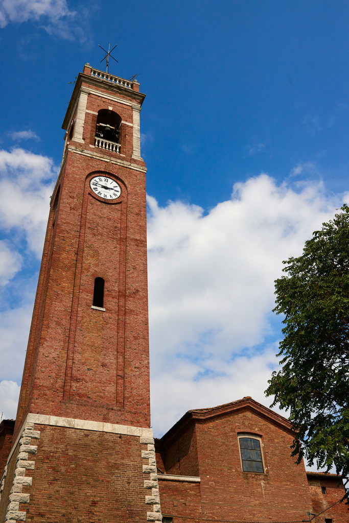 San Pietro e Paolo | Pozzuolo, Italien - September 09, 2016: Kirche San Pietro e Paolo von Pozzuolo. - Realisiert mit Pictrs.com