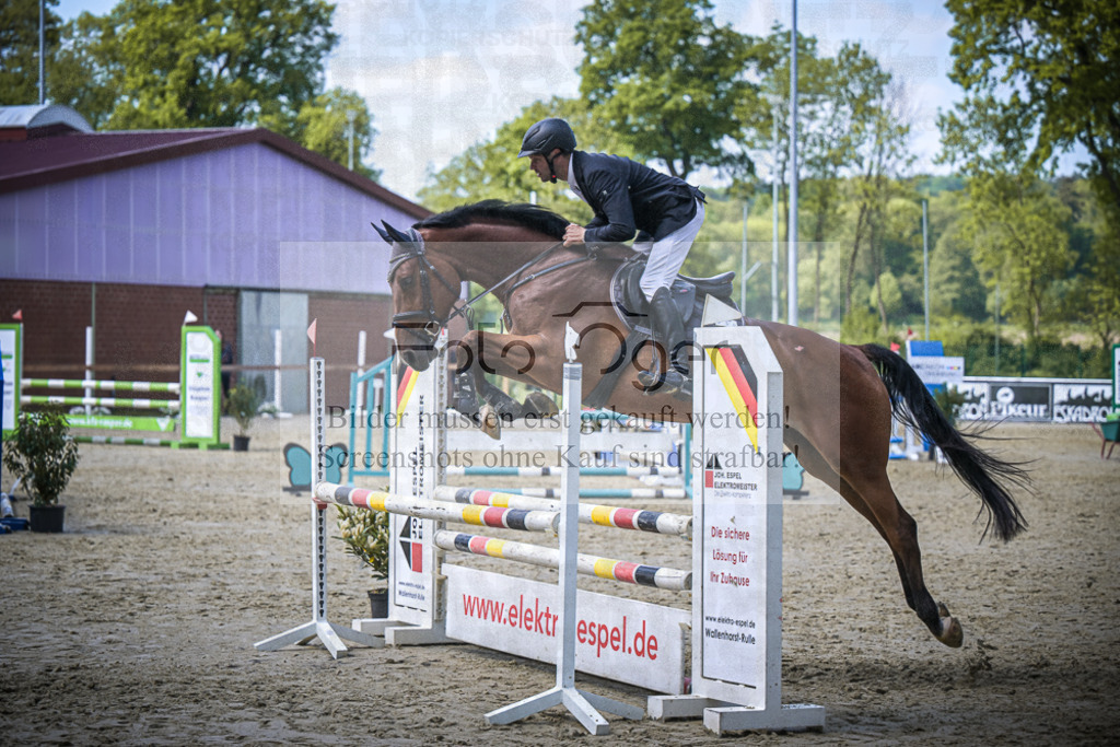 DOS_7617 | Entdecke hochwertige Reitturnierfotos von Foto Oger. Professionell, emotional und authentisch – jetzt Lieblingsmomente im Shop bestellen.Deutschlandweite Turnierfotografie. - Realisiert mit Pictrs.com