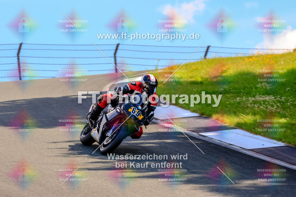 _TCM4264 | Hier findet Ihr Bilder von Touristenfahrten auf der Nürburgring Nordschleife oder von anderen Veranstaltungen die ich besucht habe. Viel Spass beim Durch Schauen 