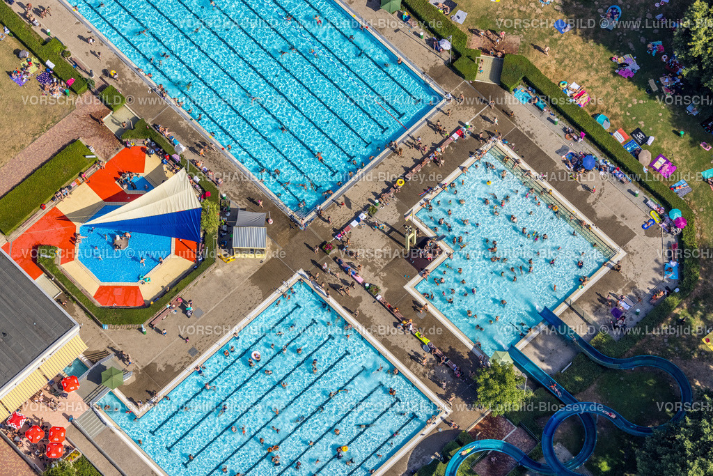 Hamm220801094 | Luftbild vom Badespaß im Freibad Berge, Rhynern, Hamm, Ruhrgebiet, Nordrhein-Westfalen, Deutschland