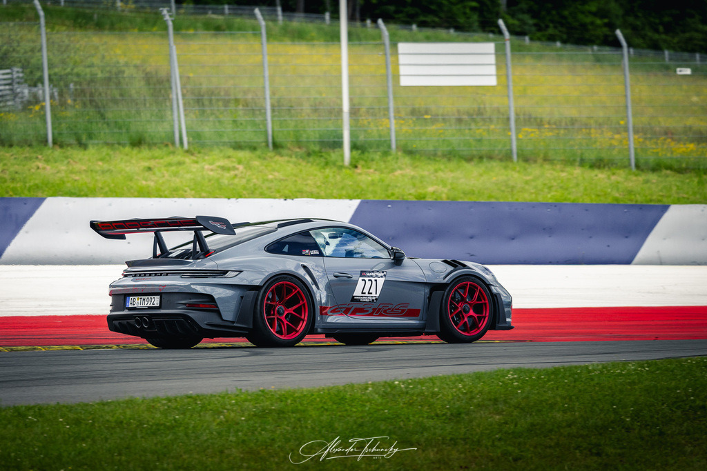 R6PZ2214 _Alexander Tschuncky | Entdecken Sie die faszinierende Welt von Alexander Tschuncky Arts: Kreative Fotografie, atemberaubende Automobilkunst und hochwertiger Bilderdruck. Lassen Sie sich inspirieren! - Realisiert mit Pictrs.com