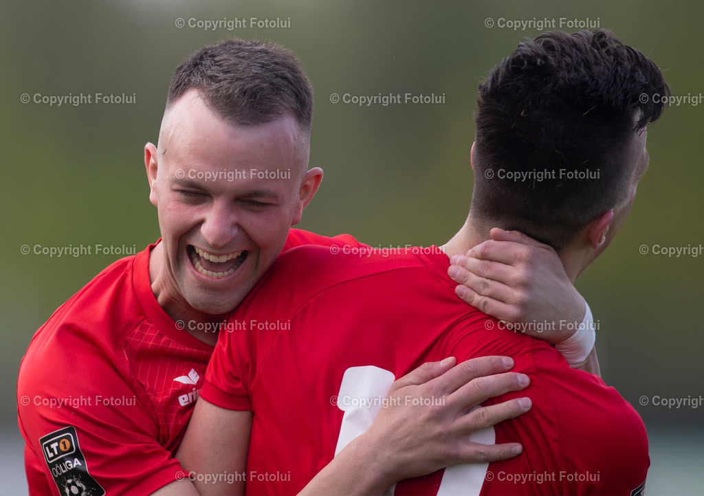 A_LUI_30042022_21 | SPORT,FUSSBALL,LT1 OOE LIGA ASKOE OEDT-DONAU LINZ 30.04..2022 IM BILD:  NENAD VIDACKOVIC JUBELT MIT TORSCHUETZEN LUKAS PAULIK (BEIDE OEDT)  FOTO:FOTOLUI