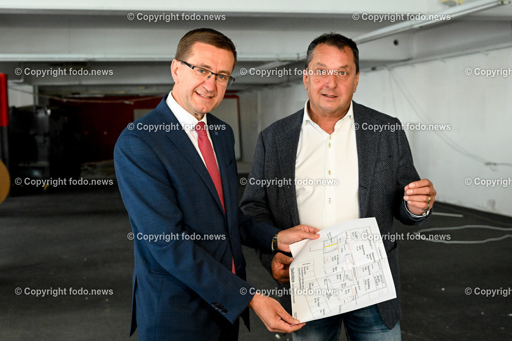 Pressekonferenz LR Markus Achleitner (VP)_ Neues Aktionsprogramm zur Orts- und Stadtkernbelebung in Ooe_ 08.05.2023-29 | 08.05.2023, Perg, AUT, Pressekonferenz LR Markus Achleitner (VP), Neues Aktionsprogramm zur Orts- und Stadtkernbelebung in Ooe, im Bild LR Markus Achleitner (VP), Labg. Anton Foschauer (VP, Bgm. Perg)