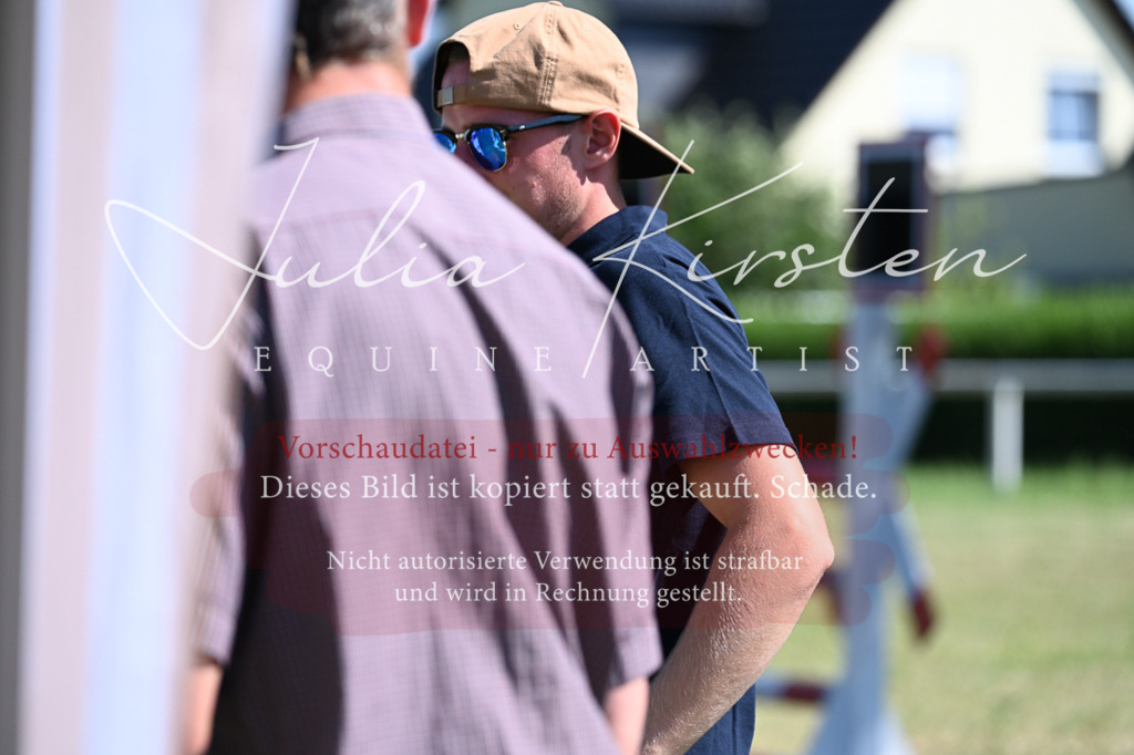 DSC_1752 | Pferde- und Turnierfotografie in Westsachsen. Pferdeportraits, Auftragszeichnungen und intuitive Kunst.
