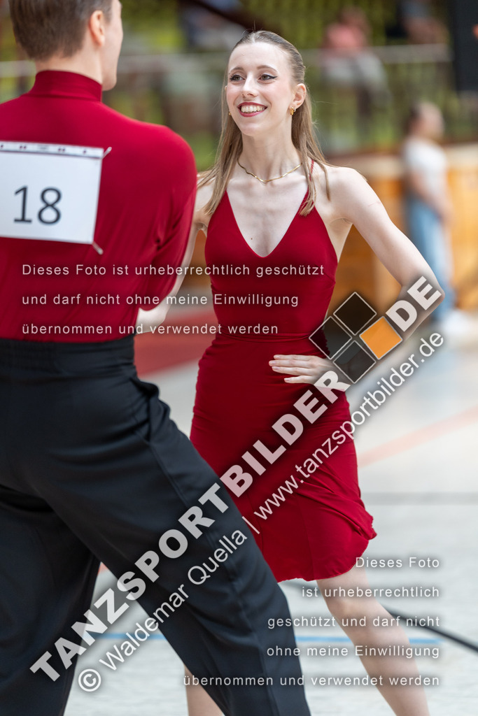 20240810-00443 | Hier finden Sie Tanz Bilder vom Latein und Standard Formationen tanzen. Sportbilder vom Tanzsport. Schöne Fotos und von Weltmeisterschaft, Europameisterschaft, Bundesliga, Regionalliga, Oberliga und Landesliga sowie von GOC Stuttgart, DanceComp, WM Bremen