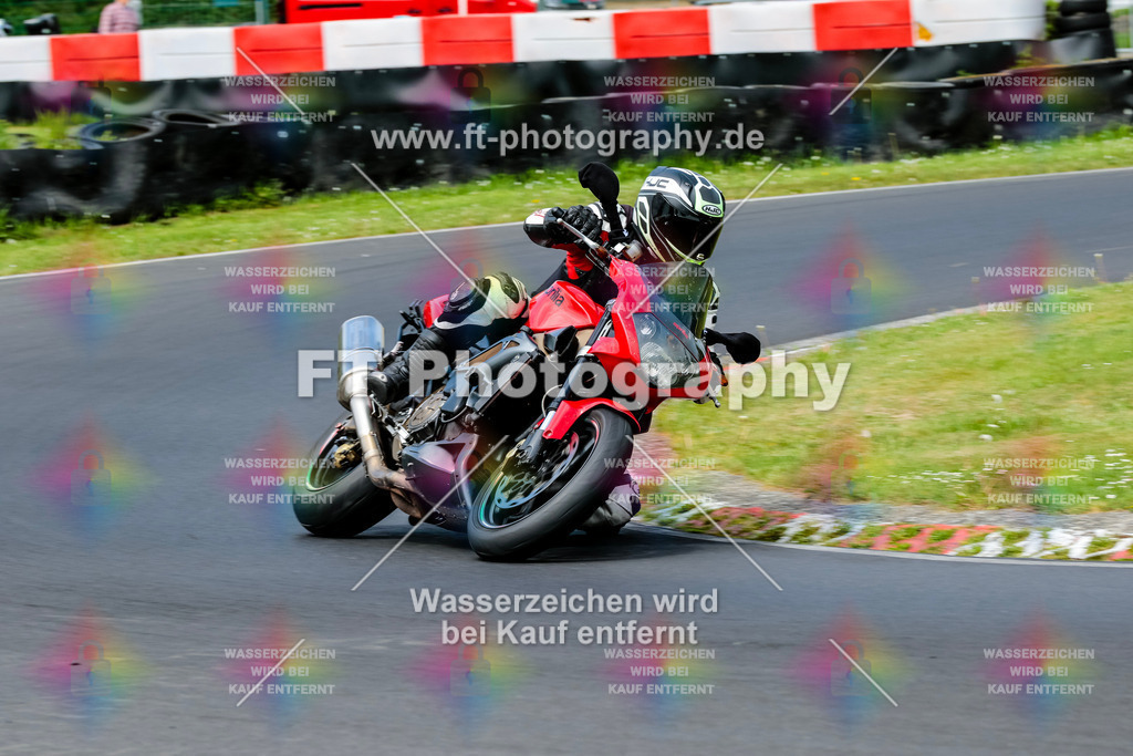 MotoTeamVBK-20722 | Hier findet Ihr Bilder von Touristenfahrten auf der Nürburgring Nordschleife oder von anderen Veranstaltungen die ich besucht habe. Viel Spass beim Durch Schauen 