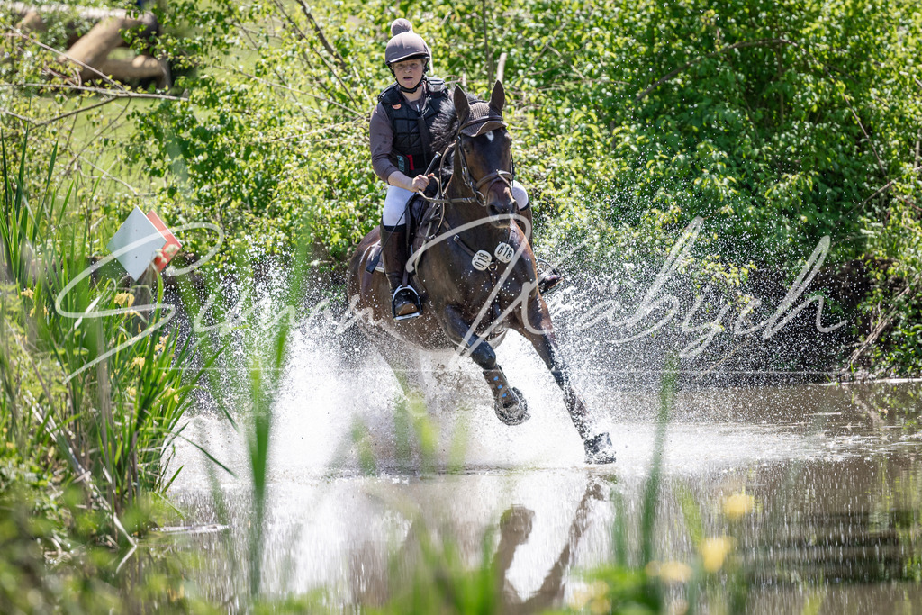 20260523-_3LI8475 | Tierfotografie Pferde, Hunde, Katzen, Haustiere.
Turnierfotografie Reitturniere, Reiten, Springreiten, Dressur in Hanau, dem Main-Kinzig-Kreis und dem Rhein-Main- Gebiet um Frankfurt