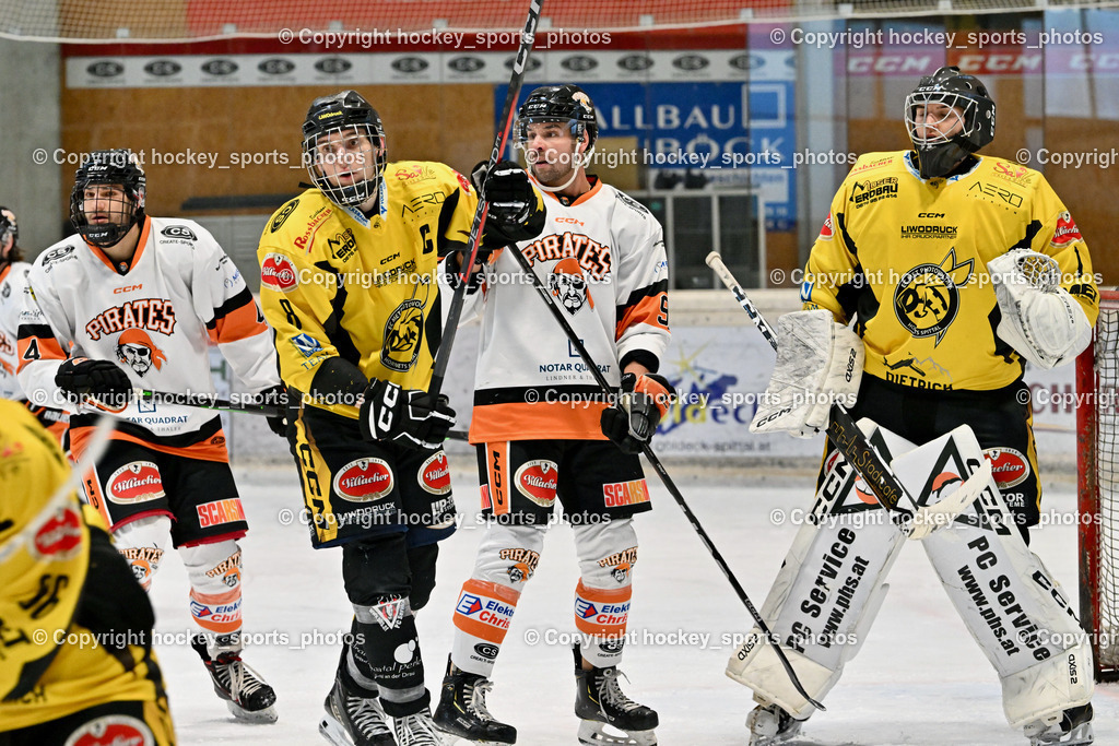 EC Hornets Spittal vs. USC Piraten Velden 18.2.2024 | #4Rassl Benjamin, #8 Komar Luca, #90 Edlinger Patrick USC Velden, #1 Zauchner Rene EC Hornets Spittal,  EC Hornets Spittal, EC Hornets Spittal vs. USC Piraten Velden 18.2.2024, EC Hornets Spittal vs. USC Piraten Velden 18.2.2024 am 18.02.2024 in Spittal an der Drau (Eissportzentrum Spittal), Austria, (Photo by Bernd Stefan)