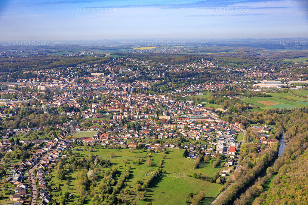 Aerial view: View of the town from the northeast in the district Blies Nord in Saargemünd in the state Moselle, France. – Photo: IMG_154533.jpg taken on 04/18/2026 by Werner Riehm/FLY-FOTO.com – Resolution of the original: 6000 x 4000 px