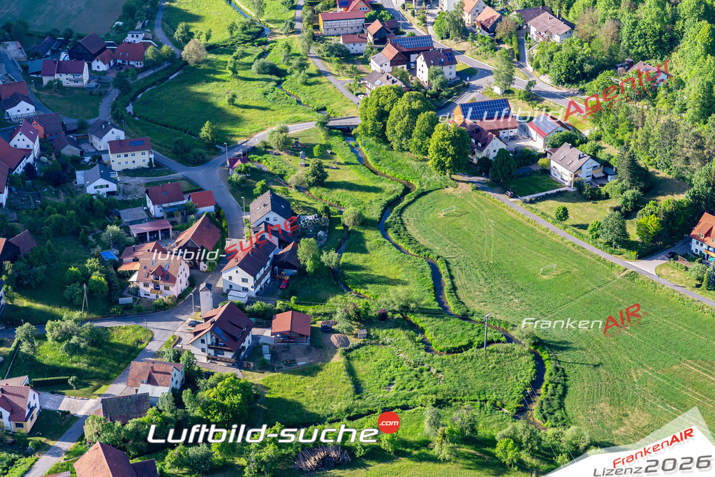 Die Luftbildaufnahme Traindorf - heiligenstadt wurde 2020 mittels Flugzeug (keine Drohne) erstellt. Perfekte Schärfe und Druck- Ergebnisse- Garantiert!