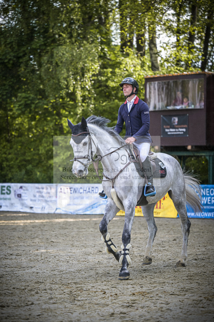 DOS_5177 | Entdecke hochwertige Reitturnierfotos von Foto Oger. Professionell, emotional und authentisch – jetzt Lieblingsmomente im Shop bestellen.Deutschlandweite Turnierfotografie. - Realisiert mit Pictrs.com