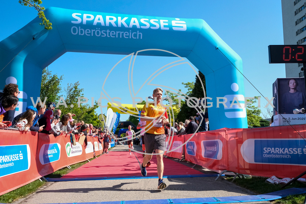 ..... | LINZ,AUSTRIA,27.April 24, Int. 3 Brückenlauf Linz  , Image shows: Photo: WAPICS / Michael ring