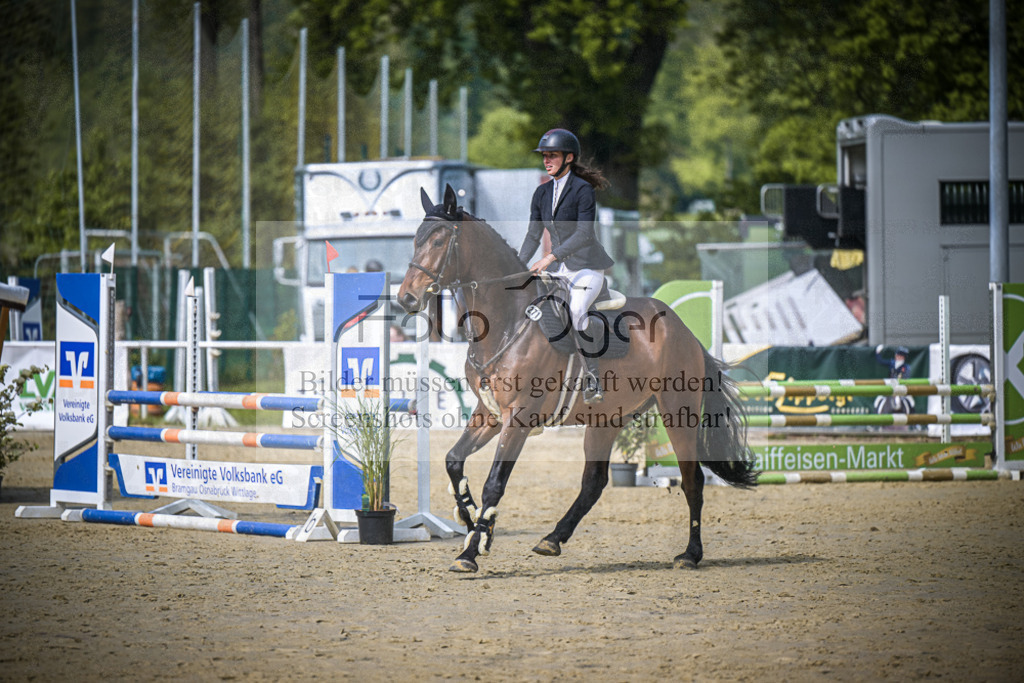 DOS_6810 | Entdecke hochwertige Reitturnierfotos von Foto Oger. Professionell, emotional und authentisch – jetzt Lieblingsmomente im Shop bestellen.Deutschlandweite Turnierfotografie. - Realisiert mit Pictrs.com