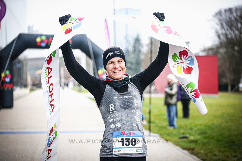 ..... | Linz, AUSTRIA,14. Dezember 25, ALOHA WINTERLAUF DEZEMBER 25 , Image shows: Photo: WAPICS / Andreas Willdoner