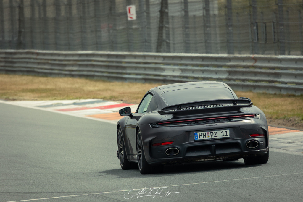 R6AT2158 _Alexander Tschuncky | Entdecken Sie die faszinierende Welt von Alexander Tschuncky Arts: Kreative Fotografie, atemberaubende Automobilkunst und hochwertiger Bilderdruck. Lassen Sie sich inspirieren! - Realisiert mit Pictrs.com