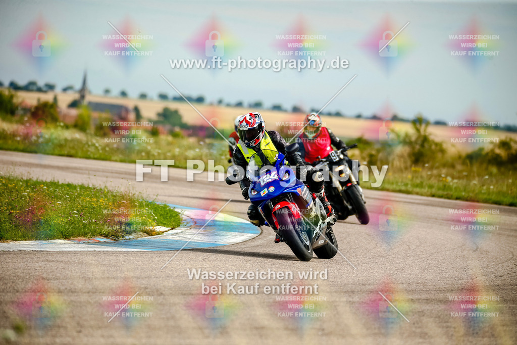 Chambley Juli-2550 | Hier findet Ihr Bilder von Touristenfahrten auf der Nürburgring Nordschleife oder von anderen Veranstaltungen die ich besucht habe. Viel Spass beim Durch Schauen 