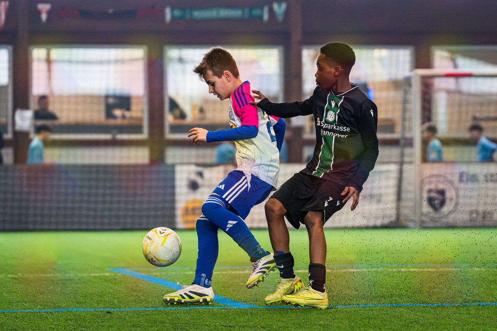 _BLR9174 | Professionelle Fußball- und Sportfotografie. Spielbilder online ansehen und kaufen – Einzelbilder oder komplette Galerien in hoher Qualität. - Realisiert mit Pictrs.com