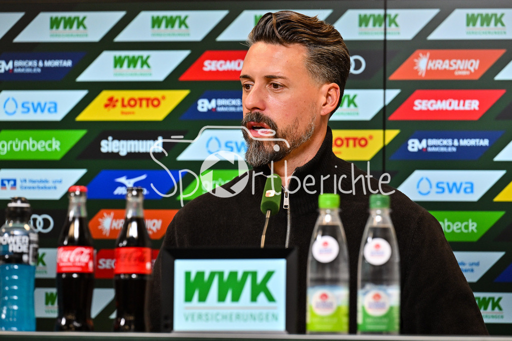 FC Augsburg - Borussia Dortmund | AUGSBURG, GERMANY - Sandro WAGNER headcoach FC Augsburg at the pressconference after the bundesliga match between FC Augsburg vs. Borussia Dortmund on matchday 9 at WWK Arena on October 31, 2025 in Augsburg, Germany / DFL REGULATIONS PROHIBIT ANY USE OF PHOTOGRAPHS AS IMAGE SEQUENCES AND/OR QUASI-VIDEO