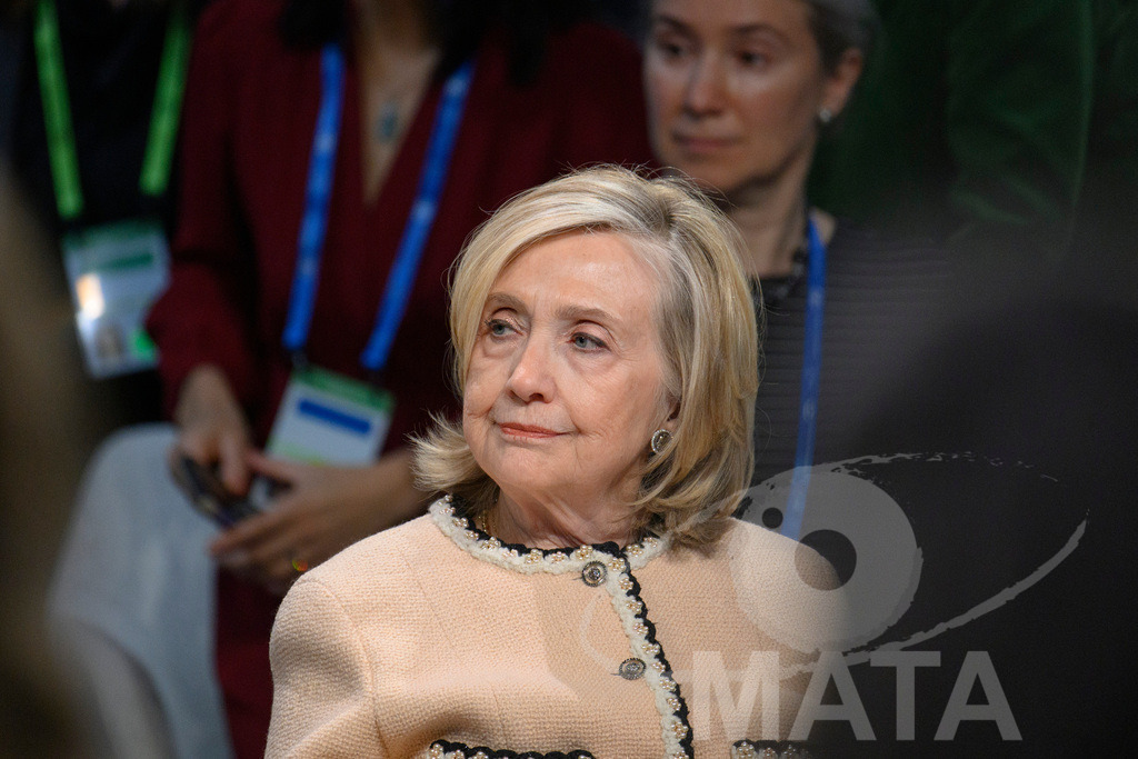 _DWA0193 | Die US-Politikerin Hillary Clinton auf der Veranstaltung Girls Just Want to Have Fundamental Rights: Fighting the Global Pushback im Rahmen der Münchner Sicherheitskonferenz 2026. München, 14.02.2026 Bayern Deutschland - Realisiert mit Pictrs.com