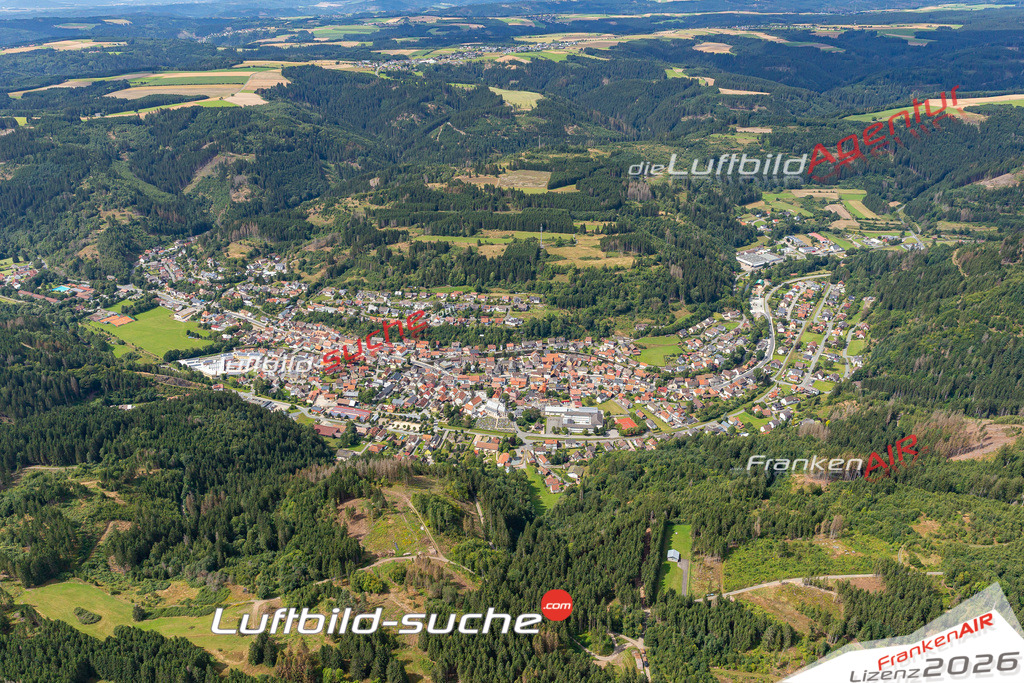 Das Luftbild der Stadt Steinwiesen wurde 2021 vom Flugzeug heraus erstellt (keine Drohne) Aufnahmehöhe ca.450 Meter- hohe Bildauflösung und Druck-Qualität garantiert!