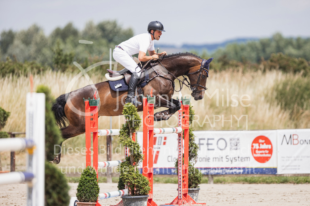 250628_PfSpTa_Youngster-S-429 | Deine schönsten Turniermomente als professionelle Fotos! Entdecke hochwertige Pferdesport-Fotografie im Online-Shop. Jetzt Fotos finden & bestellen!