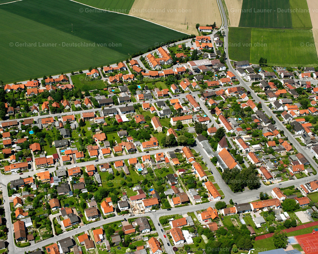 2600700 | TöGING AM INN 09.06.2006 Wohngebiet einer Einfamilienhaus- Siedlung  in Töging am Inn im Bundesland Bayern, Deutschland // Single-family residential area of settlement  in Töging am Inn in the state Bavaria, Germany Foto: Gerhard Launer