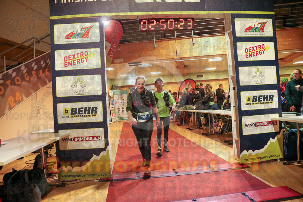 241208_1153_EX1_6836 | Sportfotografie im Rhein-Sieg Kreis, Köln, Bonn, NRW, Rheinland Pfalz, Hessen, etc. Unser Tätigkeitsfeld umfasst den Laufsport vom Volkslauf über den Marathon, Duathlon, Triathon bis zum Ultralauf wie Kölnpfad Ultra oder Schindertrail.